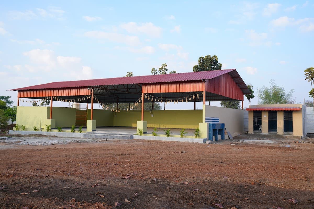 Green Valley Farm House